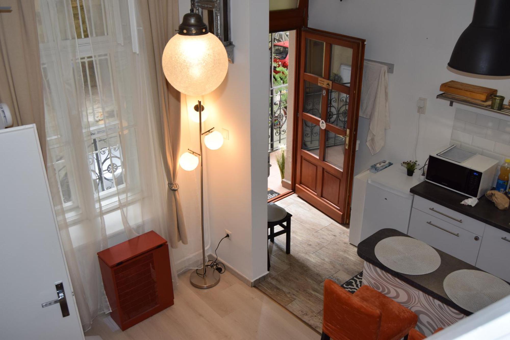 Castlehill Apartman The Perfect Blend Of Urban Living And Sightseeing Convenience Budapest Exterior photo